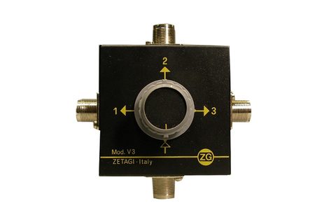 Zetagi V3 antenne switch 2kW voor frequenties van 0 tot 500MHz met low insertion loss van 0.2dB bij 50MHz